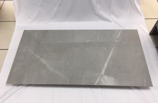 Pavimento in gres porcellanato Light Grey effetto marmo lucido 1°Scelta