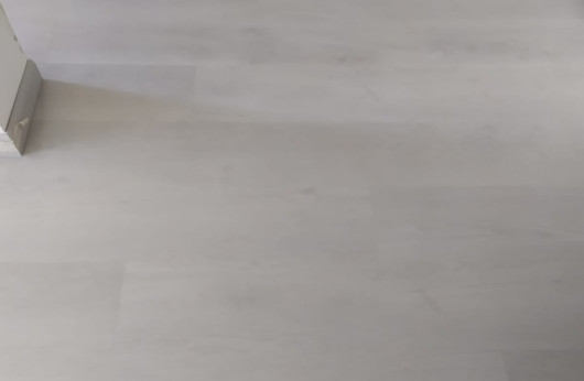 Pavimento in vinilico SPC Rovere Bianco spessore 6 mm