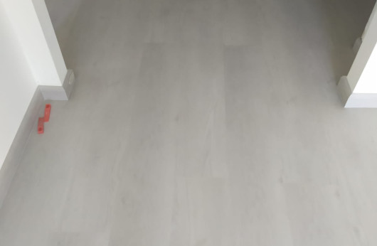 Pavimento in vinilico SPC Rovere Bianco spessore 6 mm
