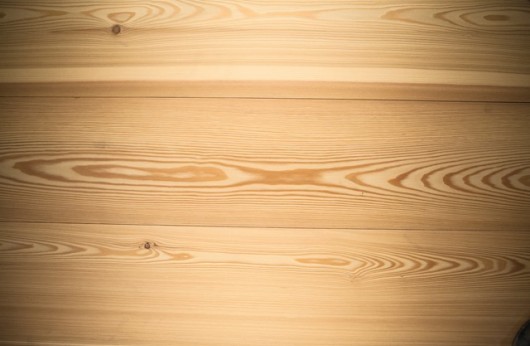 Pavimento in legno Plancia Larice verniciato opaco spazzolato