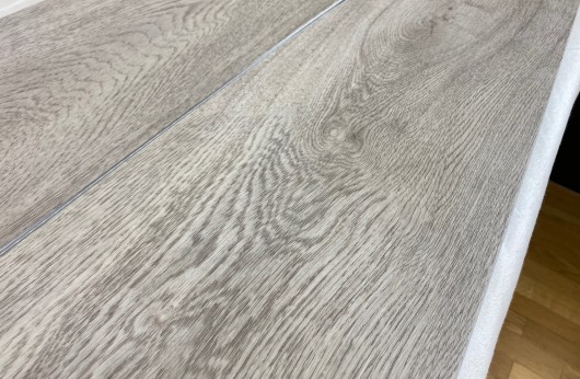 Pavimento in vinilico SPC Rovere Chester Grigio spessore 6 mm
