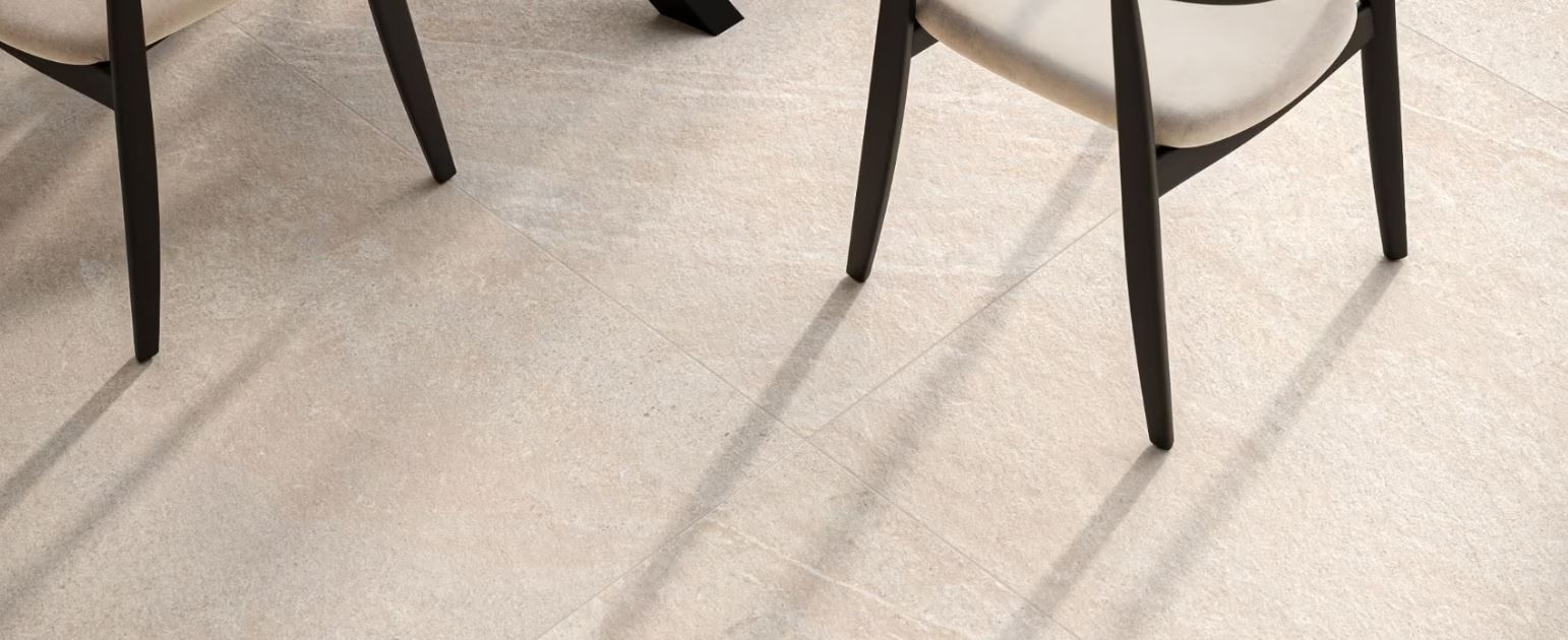 Pavimento e rivestimento in gres porcellanato serie SAXUM colore Beige by Casalgrande Padana