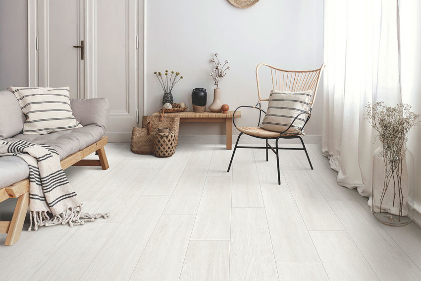 Pavimento in gres porcellanato effetto legno FOREST WHITE 17.7x61.5 cm