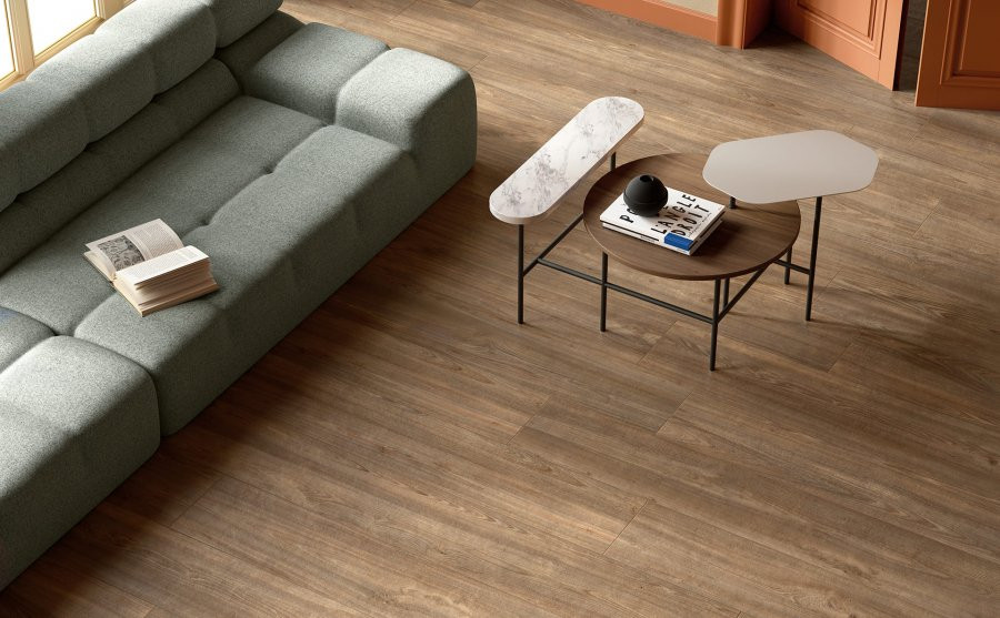 Pavimento in gres porcellanato effetto legno serie NATIVE colore CASTAGNO by Del Conca