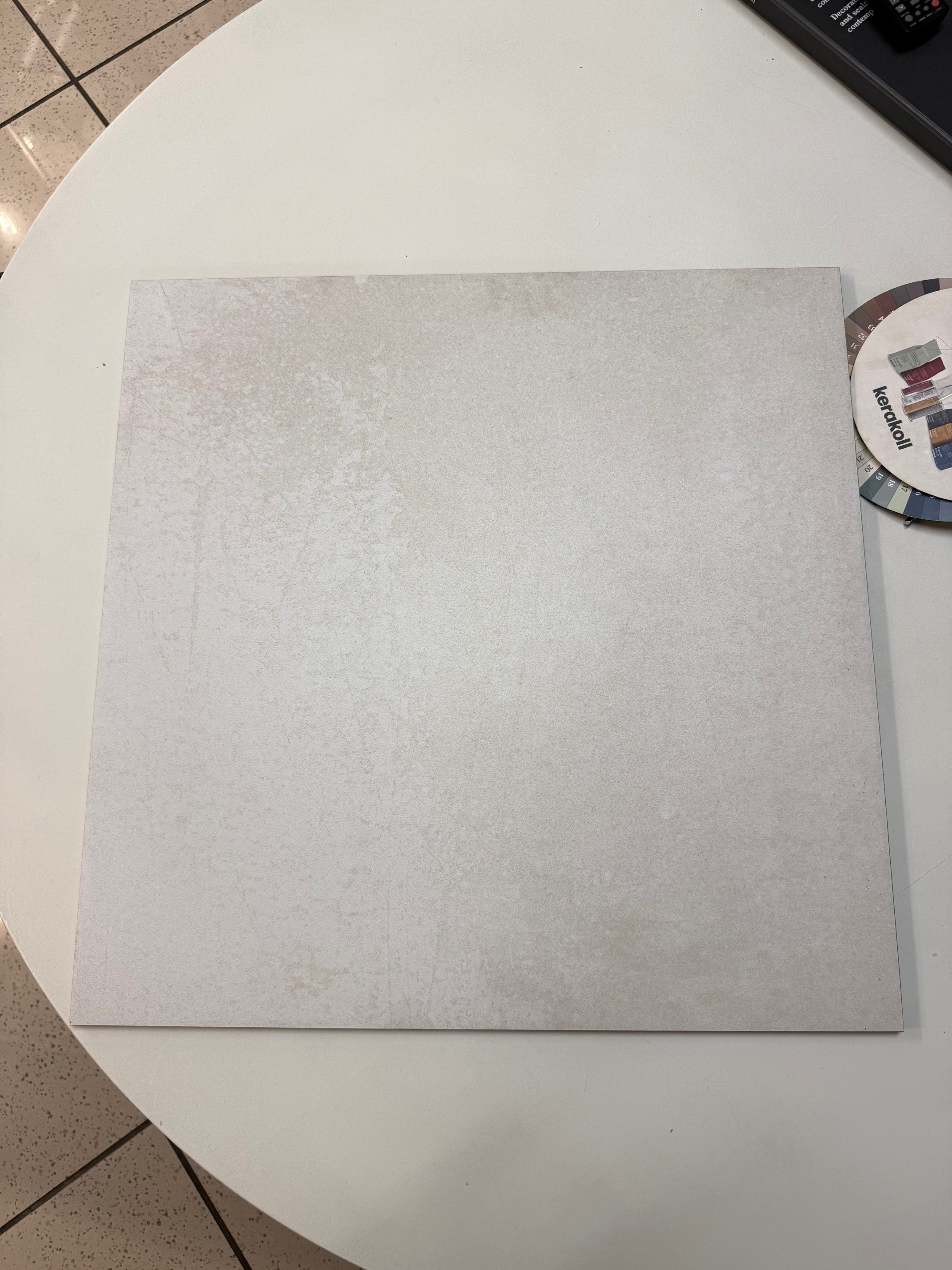 Pavimento in gres porcellanato CONCRETE WHITE 60x60 cm