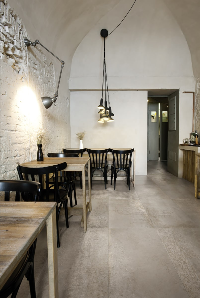 Pavimento e rivestimento in gres Ferrocemento Fango con finitura naturale by Saime Ceramiche