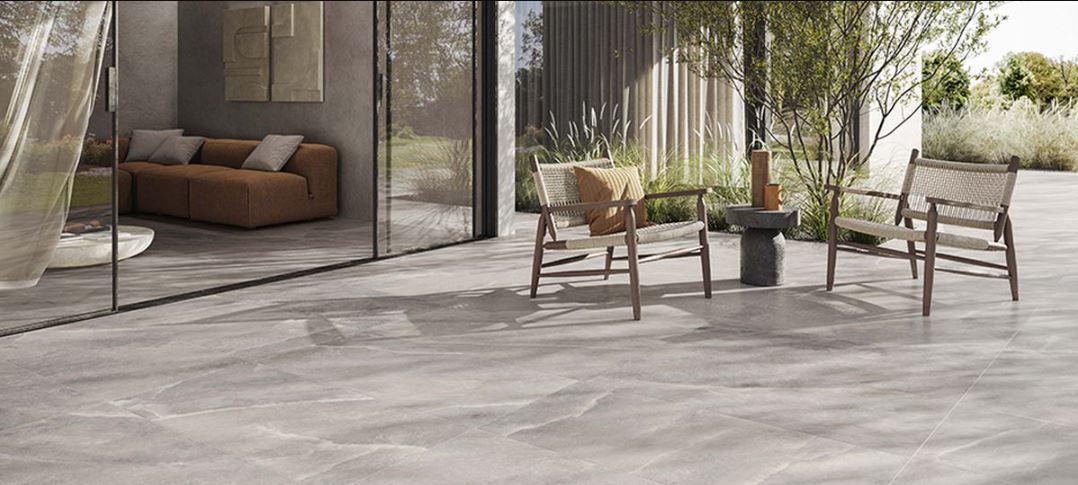 Pavimento e rivestimento in gres porcellanato Supreme Grey R11 by Casalgrande Padana