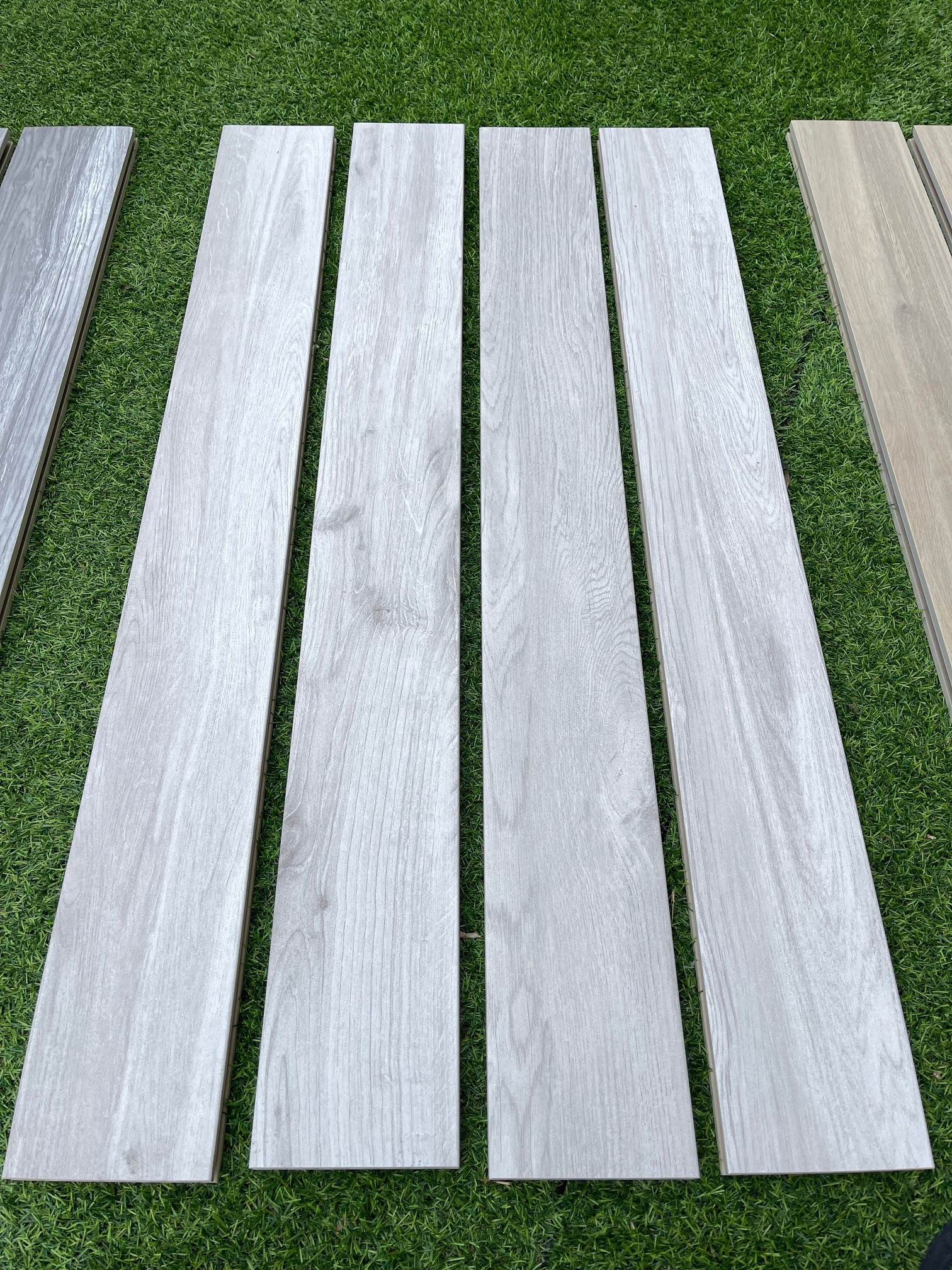 Pavimento decking in gres porcellanato BERTDECK colore GRIGIO