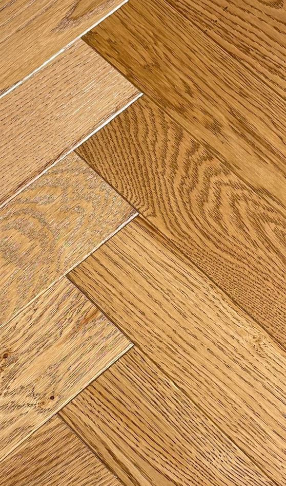 Pavimento in rovere prefinito a Spina Italiana Spazzolato Verniciato colore Firenze