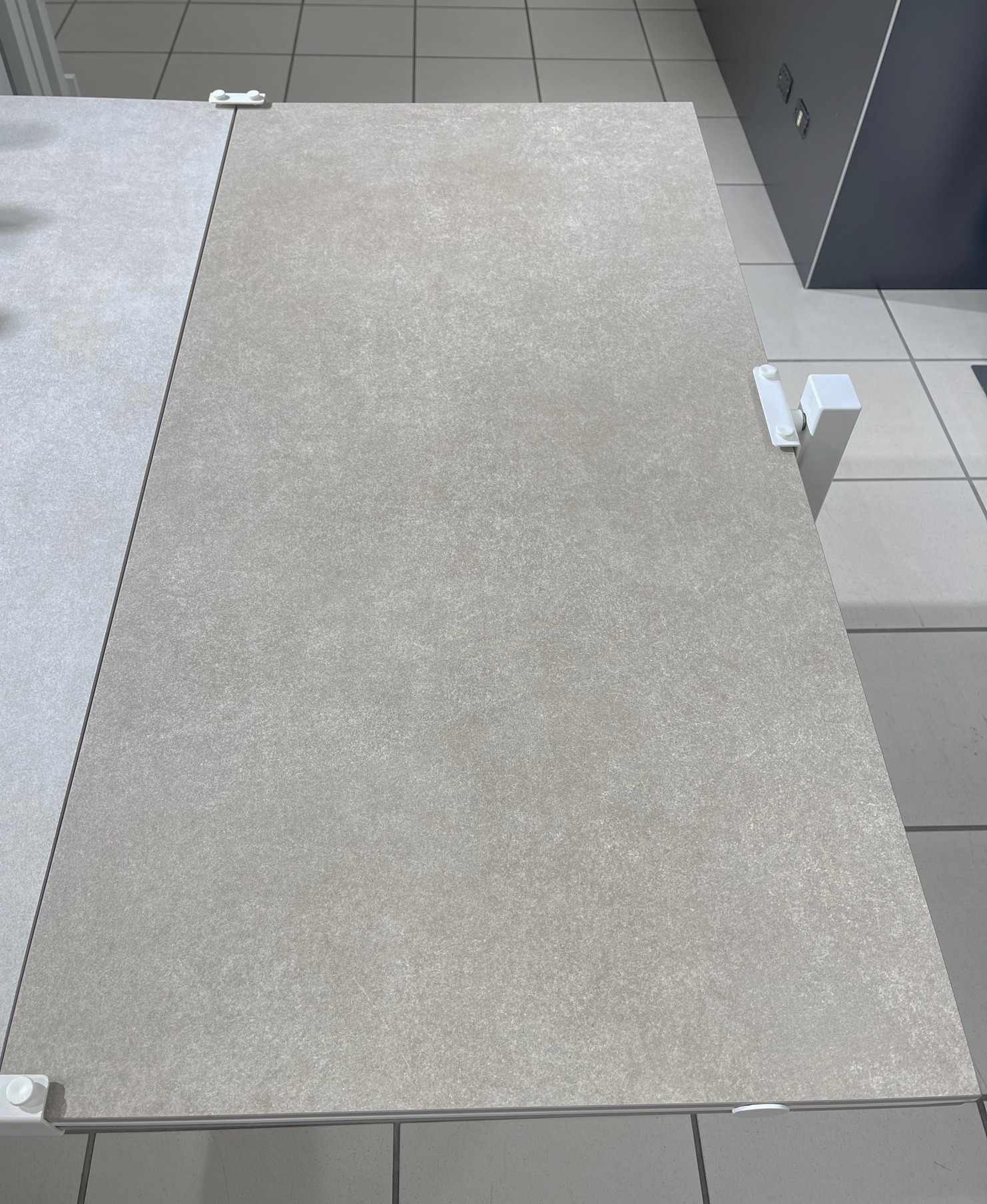 Pavimento in gres porcellanato Bertolani effetto CEMENTO TAUPE