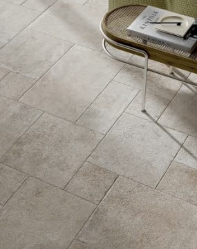 Pavimento e rivestimento in gres porcellanato Windsor Ivory R11 by Ceramica Rondine