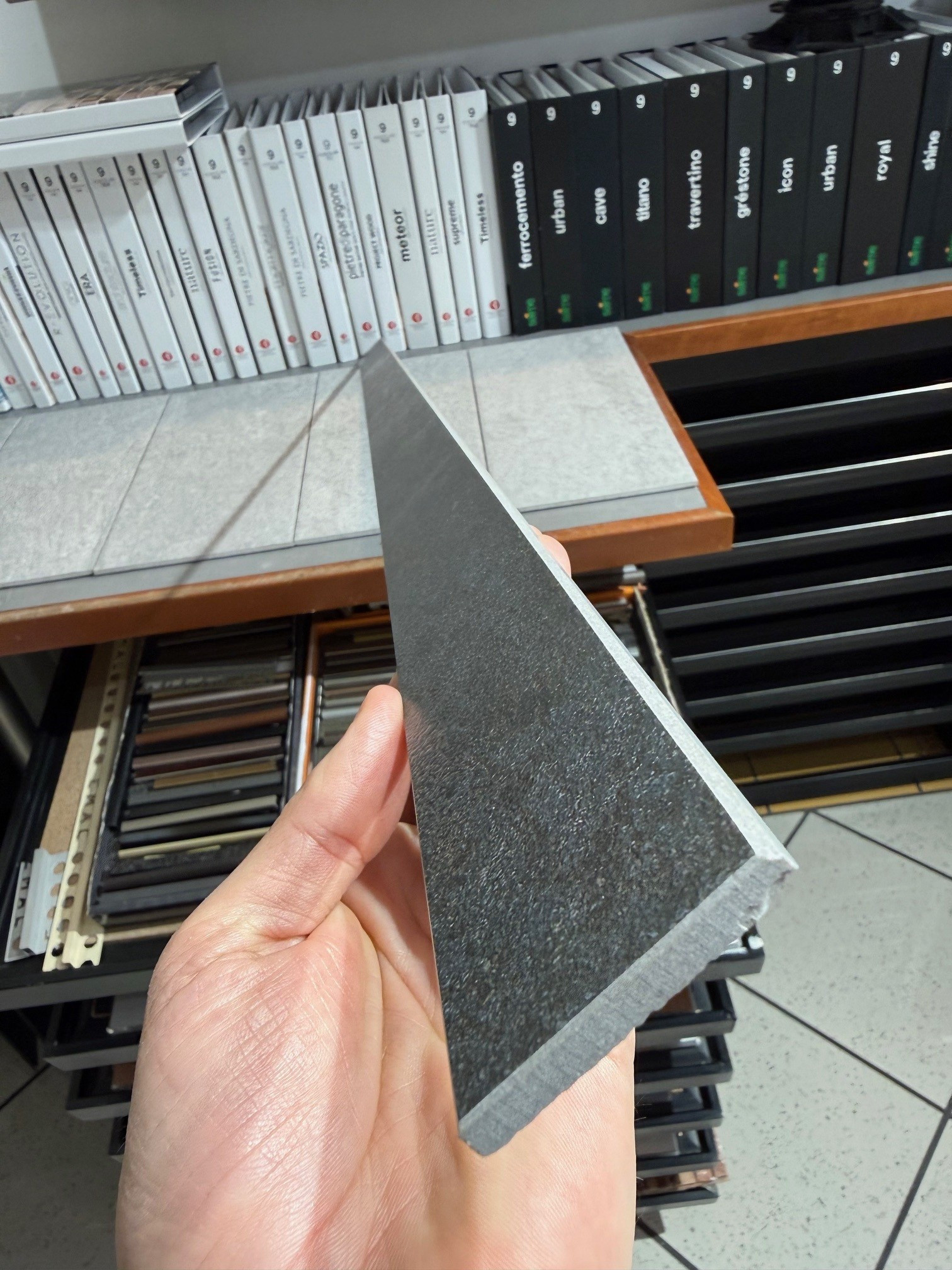 Listello a uso battiscopa in gres Ferrocemento corten 4,5x120