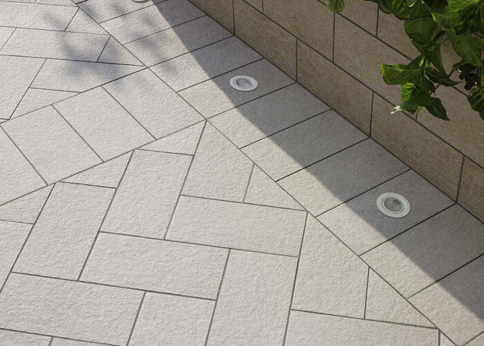 Pavimento e rivestimento in gres porcellanato Bianco Naturale serie Luserna by Saime Ceramica