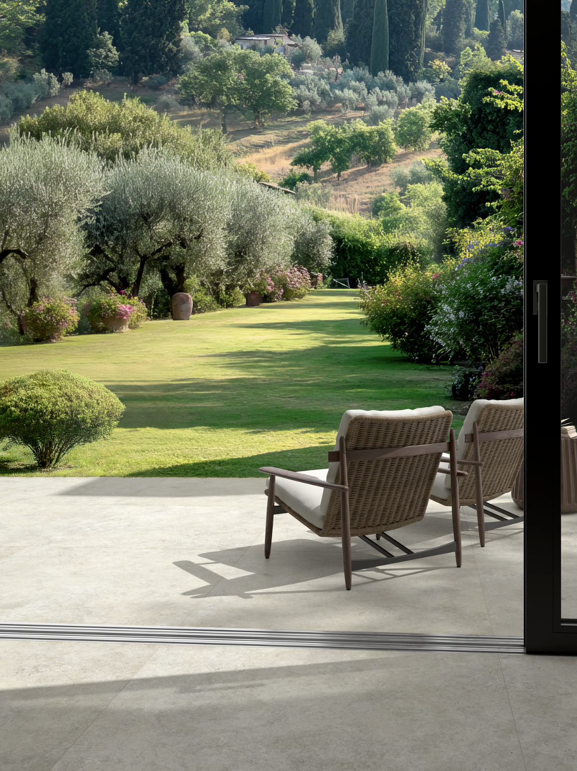 Pavimento e rivestimento in gres fine porcellanato Grigio Strutturato per esterni Naturale serie MYSTONE TIVOLI by Marazzi