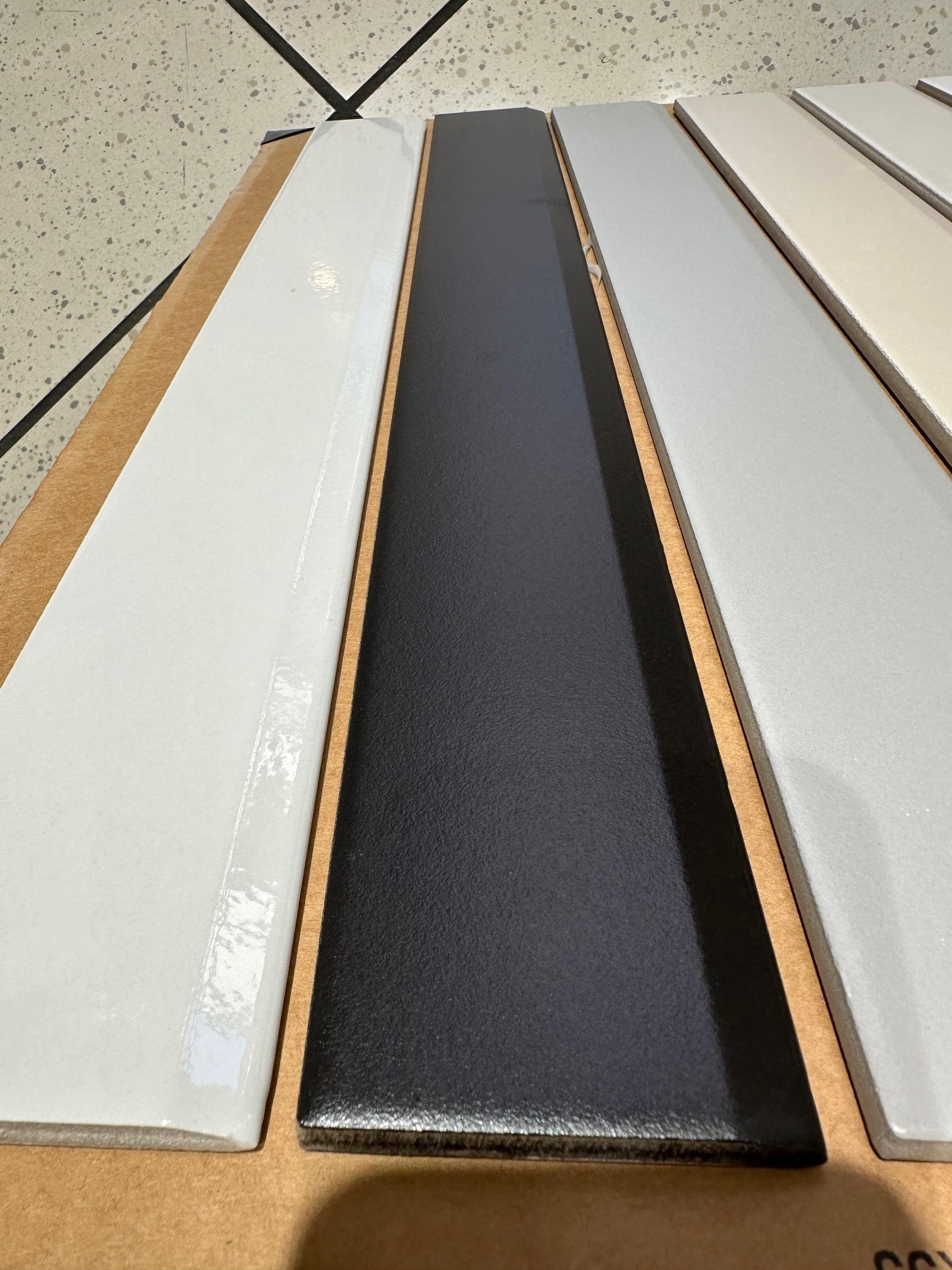 Battiscopa in gres Nero 7x60 opaco