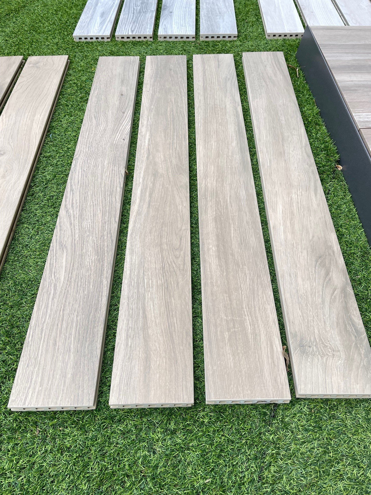 Pavimento decking in gres porcellanato BERTDECK colore NATURALE