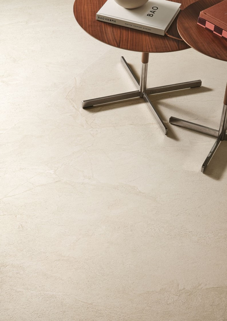 Pavimento e rivestimento in gres porcellanato serie Pietra di Orosei Perla by Provenza R11