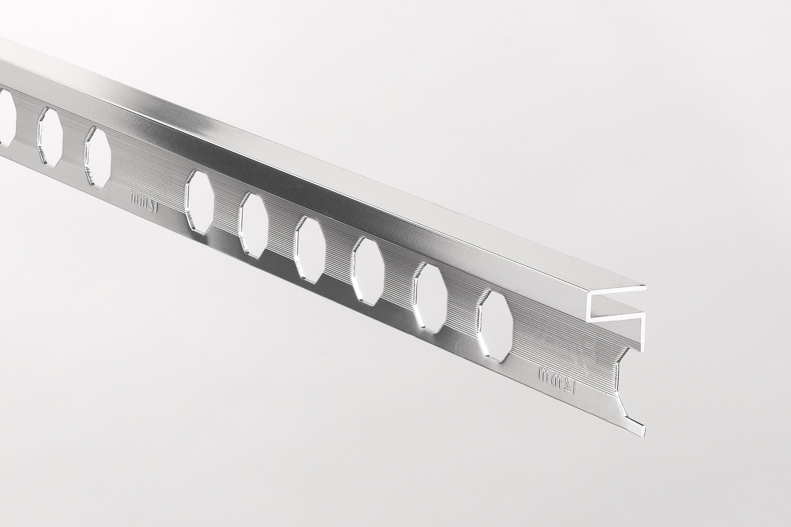 Profilo decorativo in alluminio Argento Lucido barre da 2,5 metri lineari