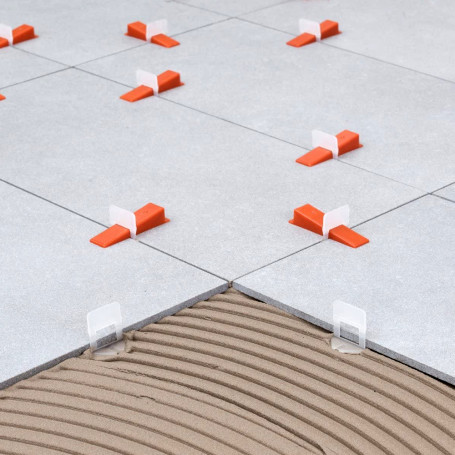 Tiranti e cunei per posa piastrelle