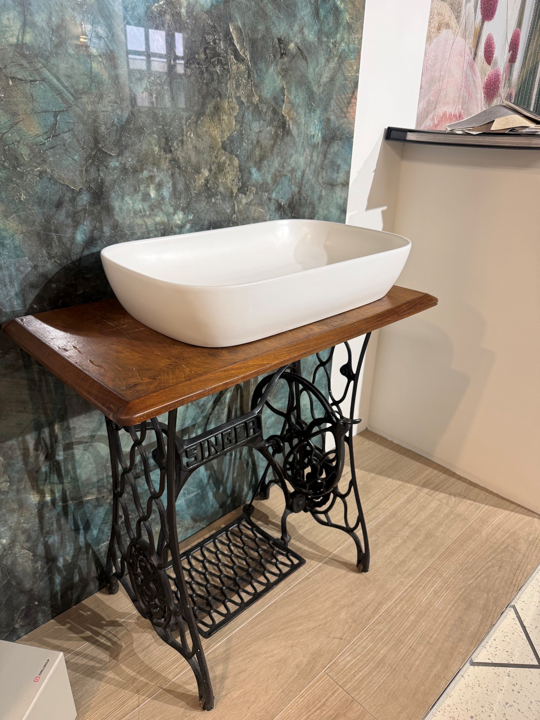 Idea Mobile Singer con lavabo vintage pezzo unico ! 