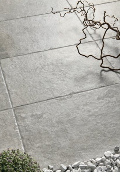 Pavimento e rivestimento in gres porcellanato Windsor White R11 by Ceramica Rondine