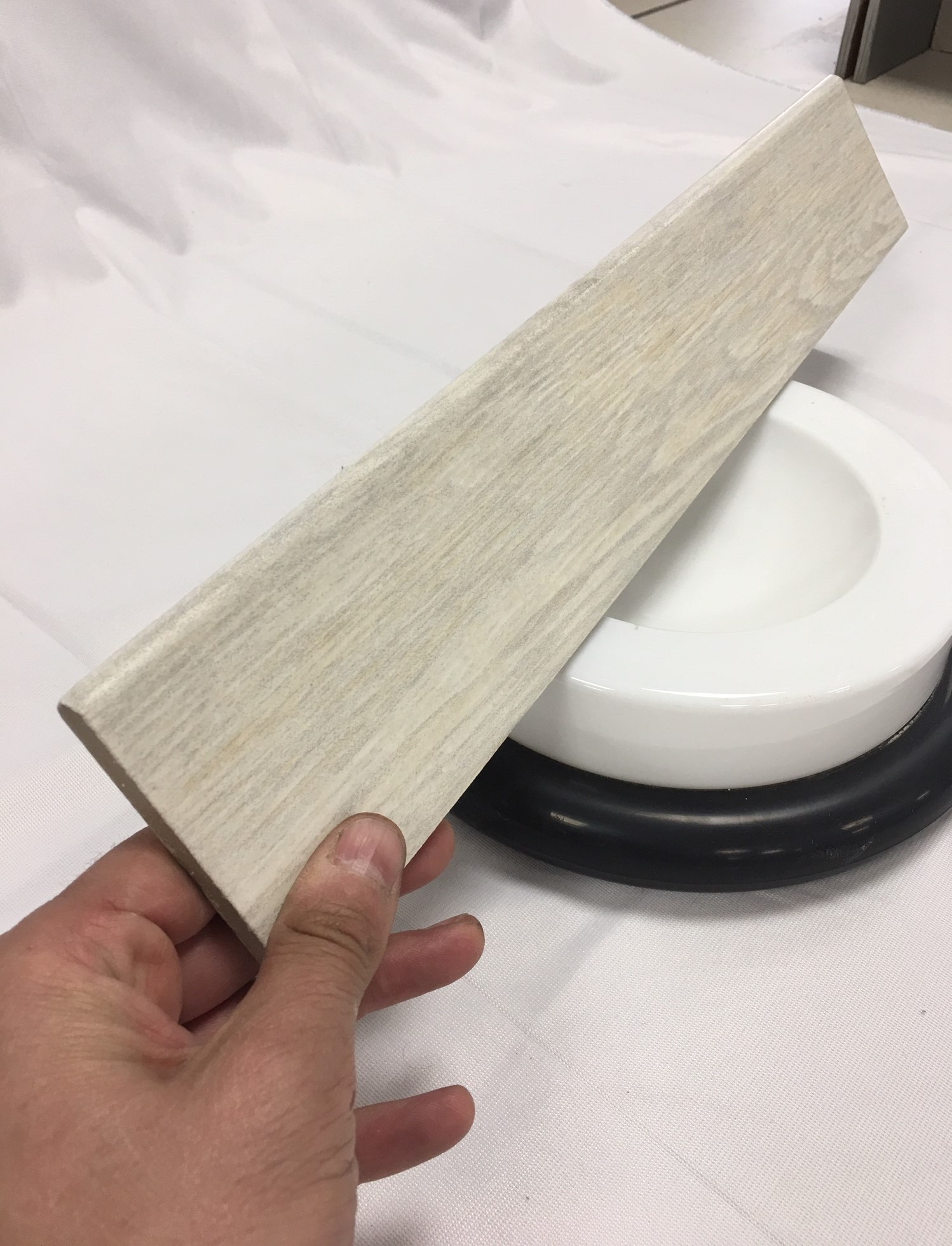 Cedro 7x60 matt stoneware baseboard
