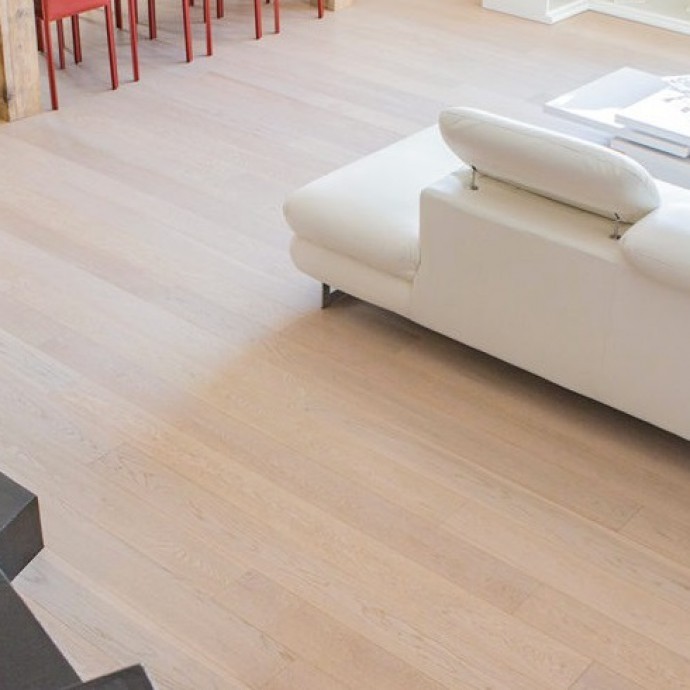 Plancia Warm white oak wood floor with matt lacquer finish
