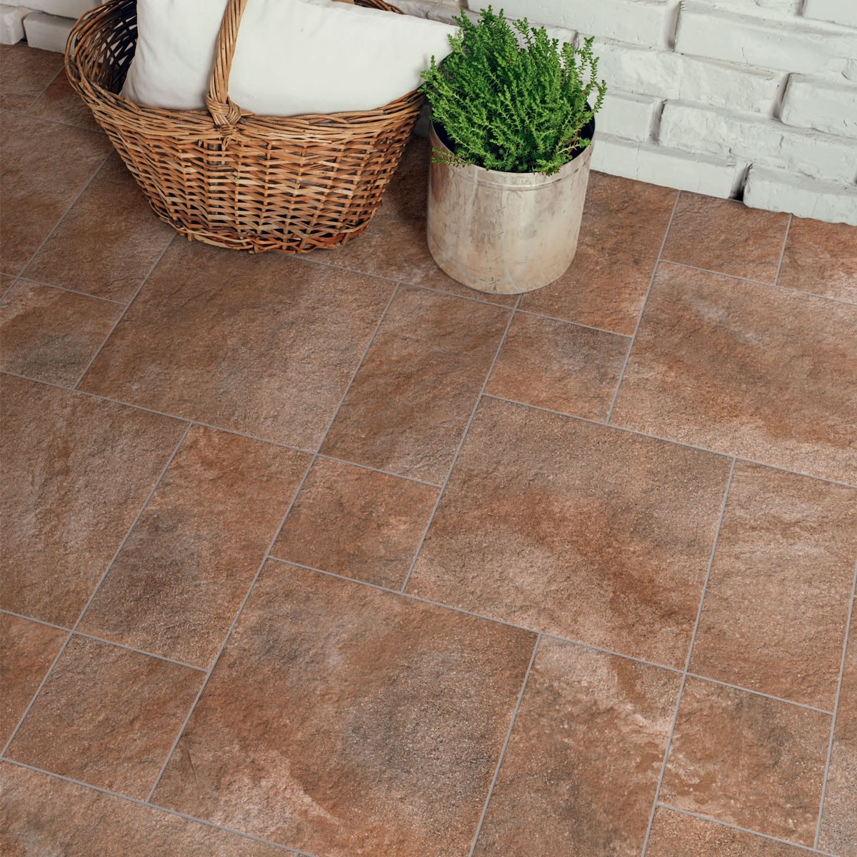 Saxum Rosso outdoor stoneware first choice
