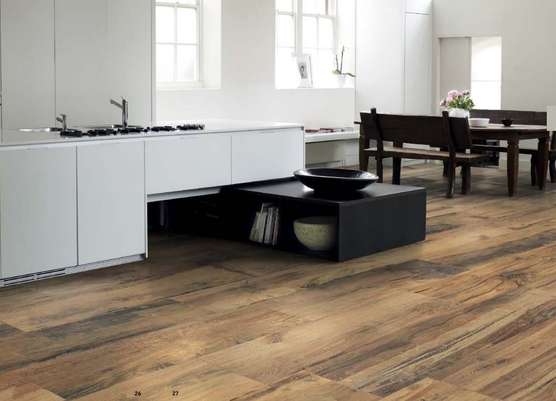 Wood-effect floor in Scottish Oak stoneware first choice Emilceramica
