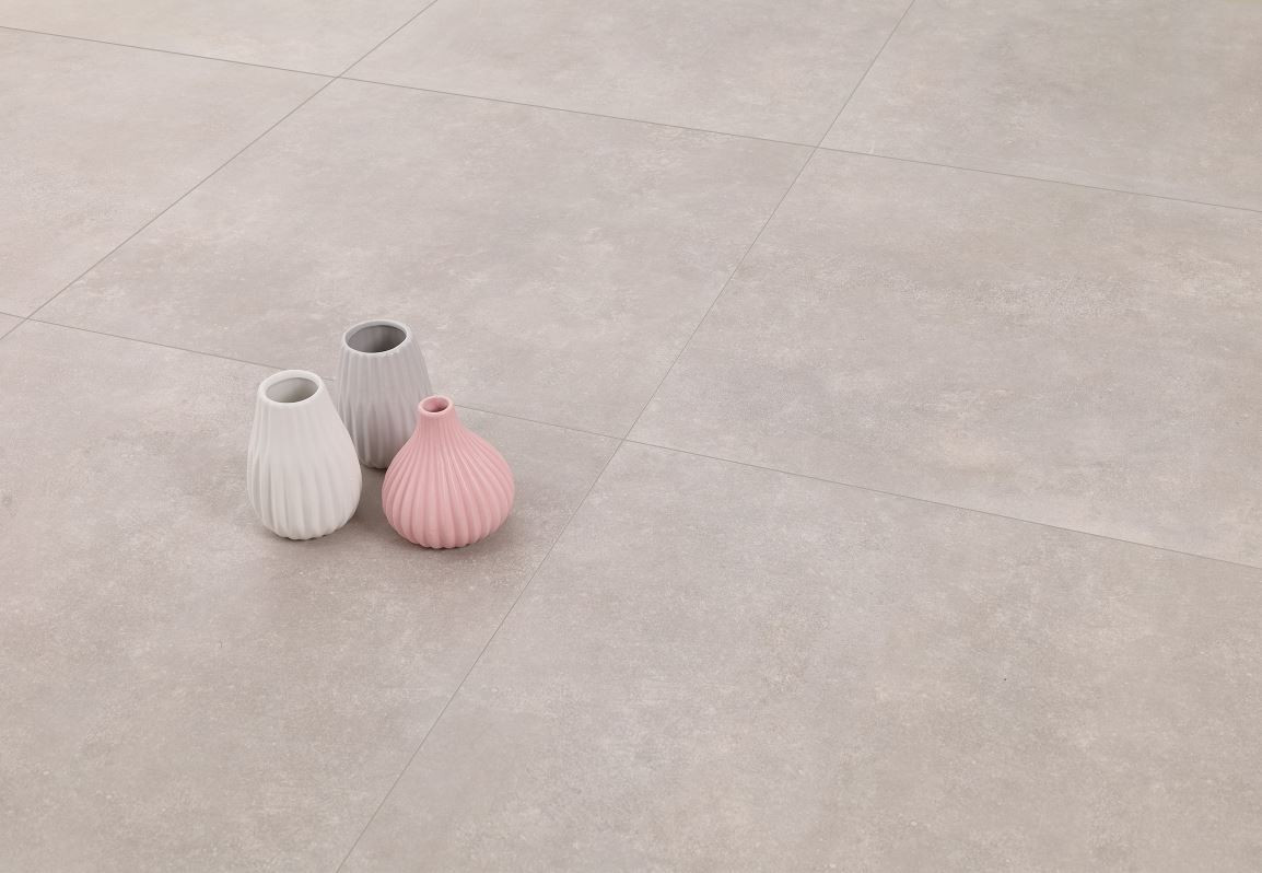 Bertolani porcelain tile floor with TAUPE CEMENT effect
